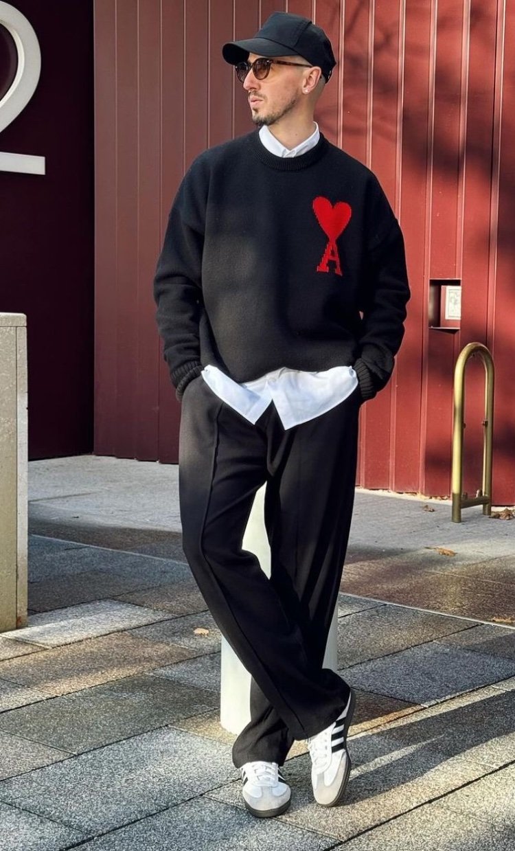 Black Ami Oversized Knit Sweater - Image 3