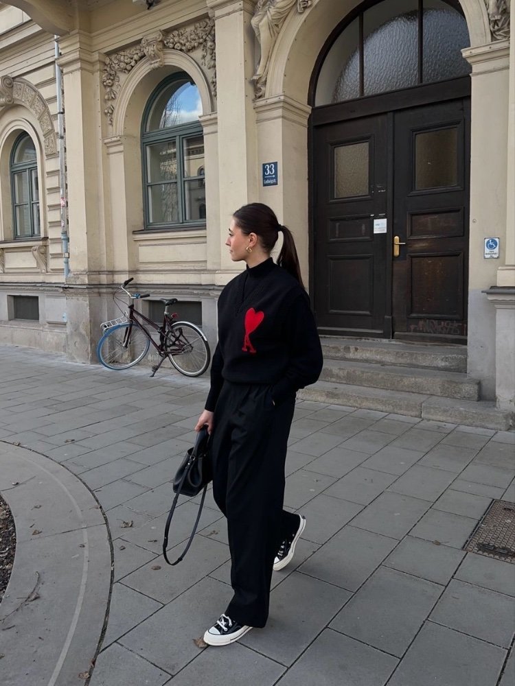 Black Ami Oversized Knit Sweater - Image 4