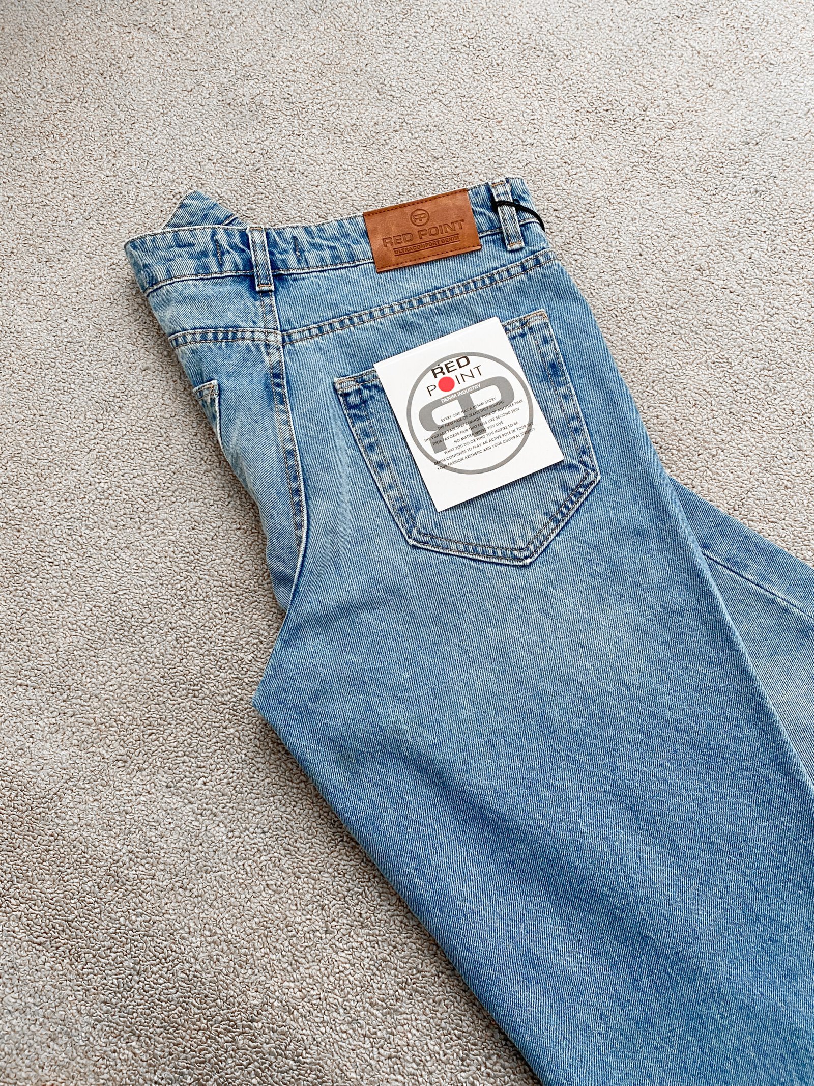 Blue Red Point Baggy Fit Jeans - Image 3