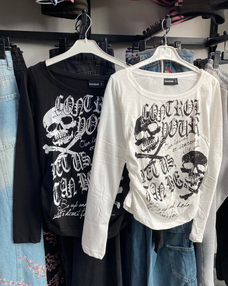 Gothic Skulls Print Wide-Neck Y2K Long-Sleeve Crop Top